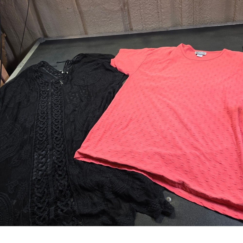 Kavio Designs Coral Pink Textured Tee & Woven Heart Black Lace Crochet Kimono